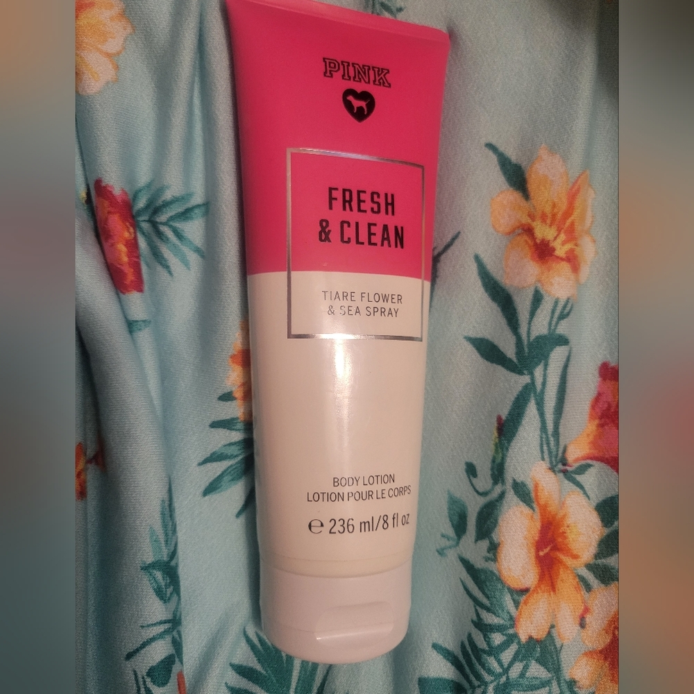 Victoria's Secret Pink Fresh & Clean Body Lotion Tiare Flower & Sea Spray 8oz